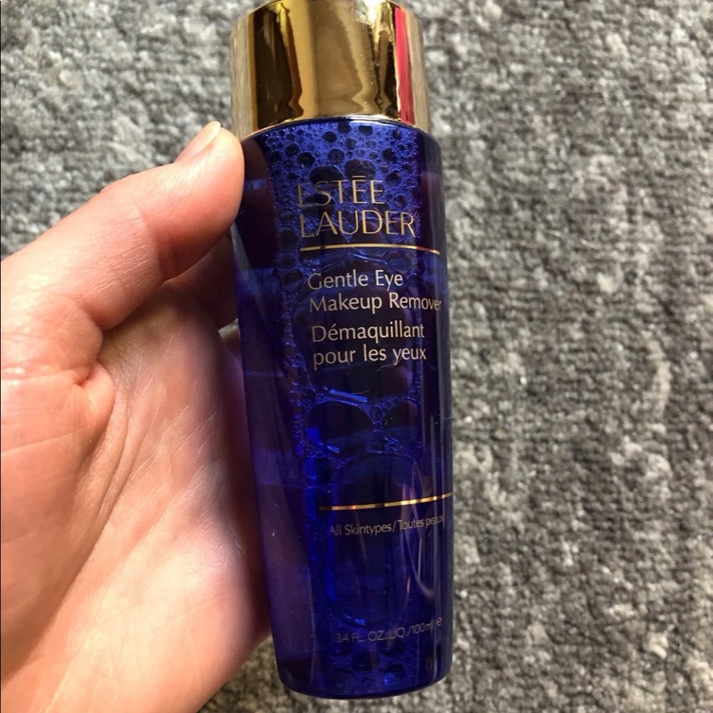 Estée Lauder makeup remover